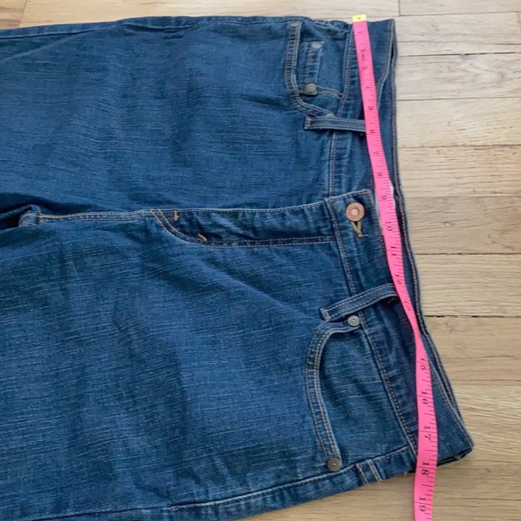 Levi’s Perfectly Slimming Boot Cut 512 Jeans - Picture 4 of 10
